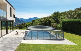 Abri piscine Azenco - fabricant français de couverture de bassin